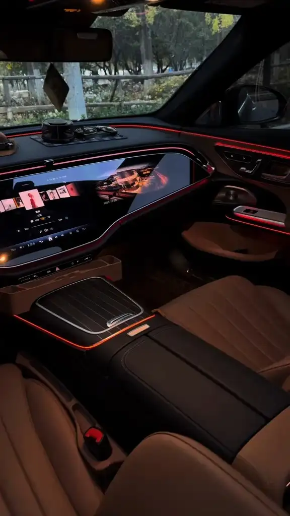 The 2026 Mercedes-Benz E300L — this isn’t an ad, it’s your future preview. ✨🔥